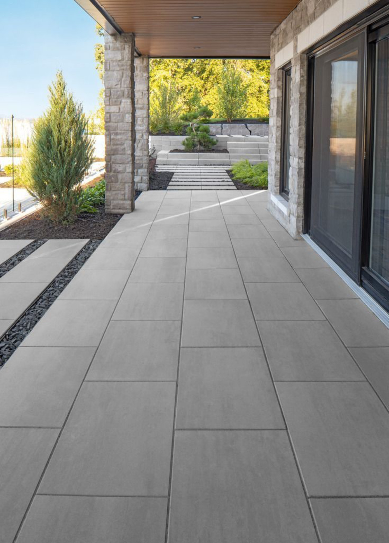 Outdoor patio with slate tile flooring